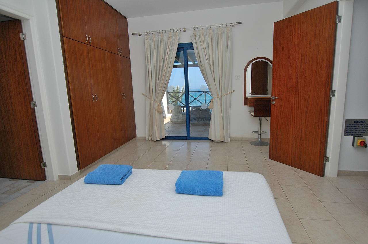 Kymmates Beach Front Villas Paphos Exterior photo