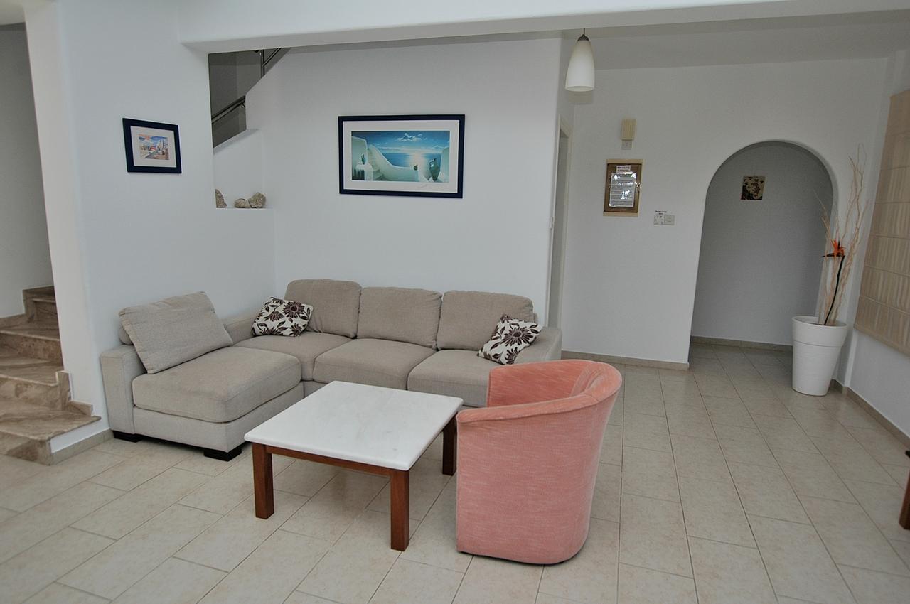 Kymmates Beach Front Villas Paphos Exterior photo